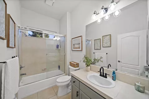 Bath - 2796 Madison River Dr, Redding, CA 96002 photo 2 of 2