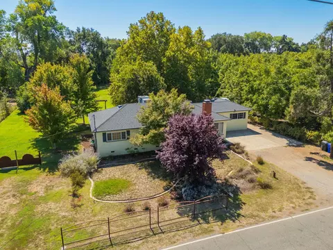 View/Area - 25031 Kauffman Ave, Red Bluff, CA 96080 photo 2 of 12
