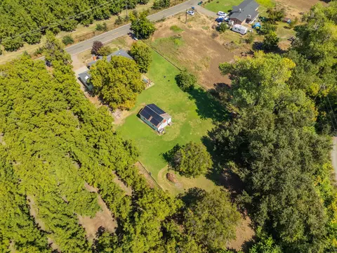 View/Area - 25031 Kauffman Ave, Red Bluff, CA 96080 photo 5 of 12