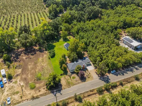 View/Area - 25031 Kauffman Ave, Red Bluff, CA 96080 photo 10 of 12