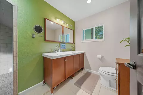 Bath - 25031 Kauffman Ave, Red Bluff, CA 96080 photo 1 of 6