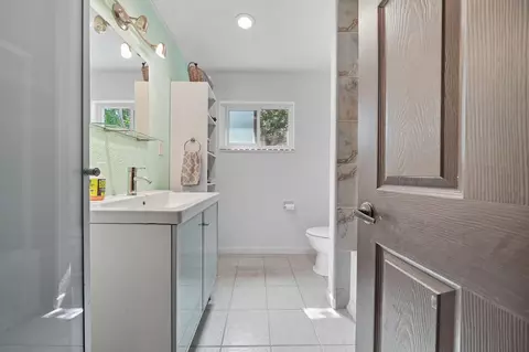 Bath - 25031 Kauffman Ave, Red Bluff, CA 96080 photo 4 of 6