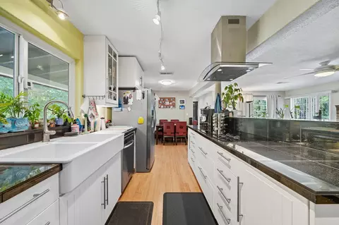 Kitchen - 25031 Kauffman Ave, Red Bluff, CA 96080 photo 2 of 5