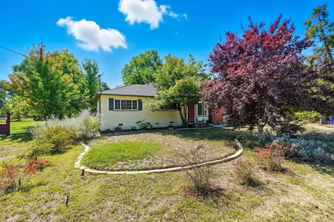 Exterior - 25031 Kauffman Ave, Red Bluff, CA 96080 photo 16 of 17