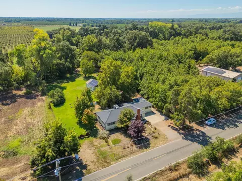 View/Area - 25031 Kauffman Ave, Red Bluff, CA 96080 photo 3 of 12