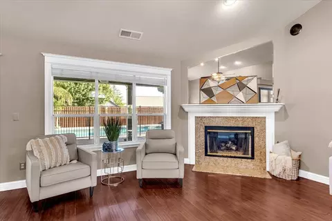 Living - 5810 Diamond Ridge Dr, Redding, CA 96003 photo 2 of 2
