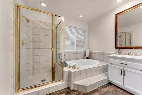 Bath - 5810 Diamond Ridge Dr, Redding, CA 96003 photo 1 of 2