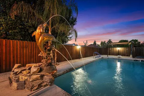 5810 Diamond Ridge Dr, Redding, CA 96003