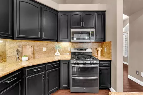 Kitchen - 5810 Diamond Ridge Dr, Redding, CA 96003 photo 1 of 3