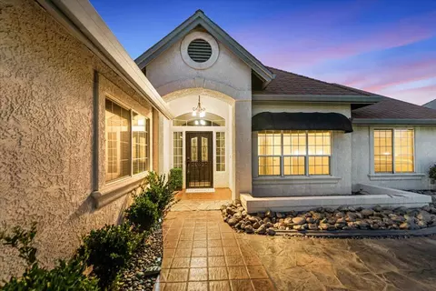 Exterior - 5810 Diamond Ridge Dr, Redding, CA 96003 photo 4 of 5