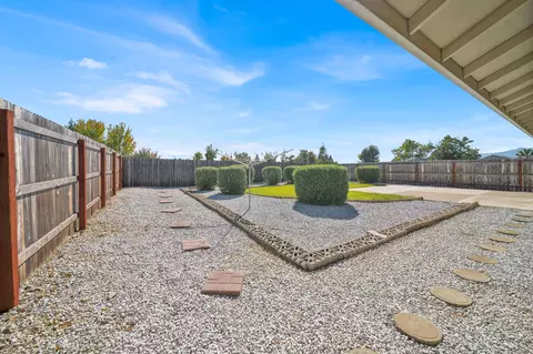 2905 Tropicana Ct, Redding, CA 96003 photo 10