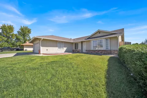 2905 Tropicana Ct, Redding, CA 96003