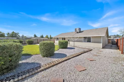 2905 Tropicana Ct, Redding, CA 96003 photo 7