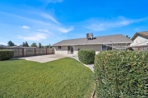 2905 Tropicana Ct, Redding, CA 96003 photo 11