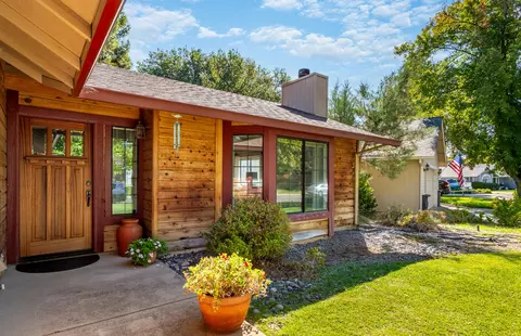 3553 Leonard St, Redding, CA 96002 photo 2