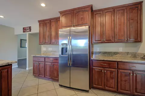 Kitchen - 20509 Bernard Way, Redding, CA 96003 photo 5 of 5