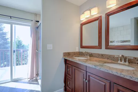 Bath - 20509 Bernard Way, Redding, CA 96003 photo 4 of 8