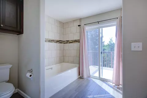Bath - 20509 Bernard Way, Redding, CA 96003 photo 6 of 8