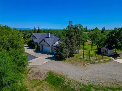 Exterior - 20509 Bernard Way, Redding, CA 96003 photo 21 of 28
