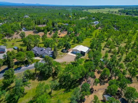 View/Area - 20509 Bernard Way, Redding, CA 96003 photo 4 of 7