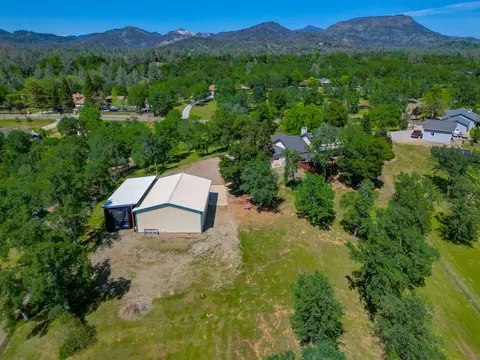 View/Area - 20509 Bernard Way, Redding, CA 96003 photo 6 of 7