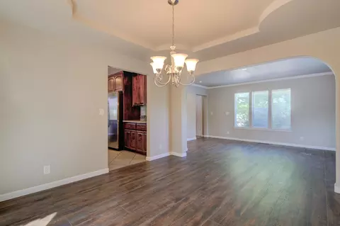 Living - 20509 Bernard Way, Redding, CA 96003 photo 4 of 7