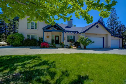 Exterior - 20509 Bernard Way, Redding, CA 96003 photo 2 of 28