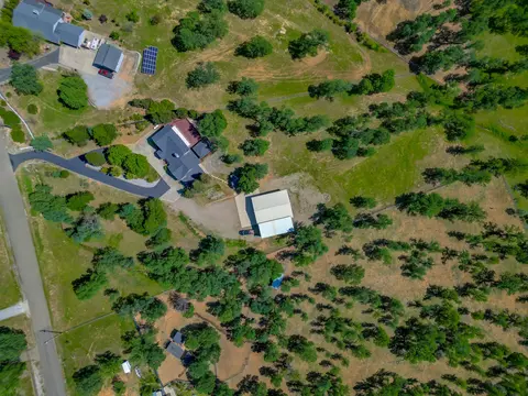 View/Area - 20509 Bernard Way, Redding, CA 96003 photo 5 of 7