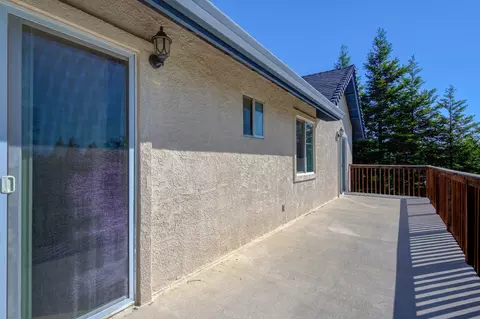Exterior - 20509 Bernard Way, Redding, CA 96003 photo 26 of 28