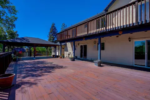 Exterior - 20509 Bernard Way, Redding, CA 96003 photo 10 of 28