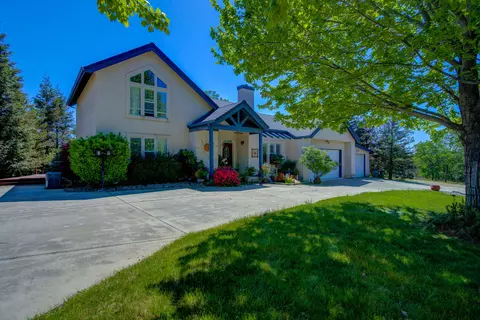 Exterior - 20509 Bernard Way, Redding, CA 96003 photo 13 of 28