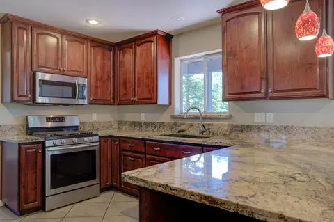 Kitchen - 20509 Bernard Way, Redding, CA 96003 photo 4 of 5