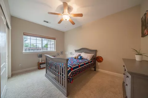 Bedroom - 2153 Oshea Way, Redding, CA 96003 photo 5 of 8