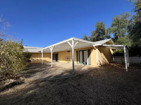 Exterior - 5090 Bogie Ln, Redding, CA 96002 photo 3 of 7