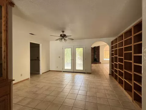 Living - 5090 Bogie Ln, Redding, CA 96002 photo 1 of 4