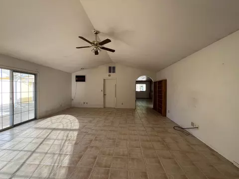 Living - 5090 Bogie Ln, Redding, CA 96002 photo 3 of 4