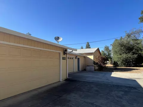 Exterior - 5090 Bogie Ln, Redding, CA 96002 photo 1 of 7