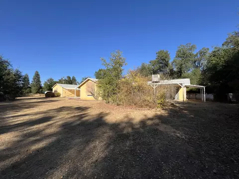 Exterior - 5090 Bogie Ln, Redding, CA 96002 photo 4 of 7