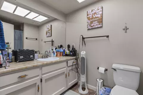 Bath - 378 Newport Dr, Redding, CA 96001 photo 1 of 3