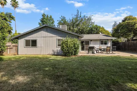 Exterior - 378 Newport Dr, Redding, CA 96001 photo 4 of 8