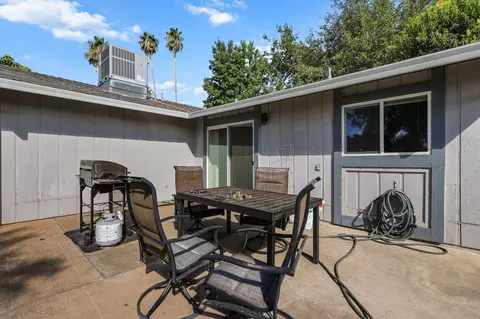Exterior - 378 Newport Dr, Redding, CA 96001 photo 5 of 8