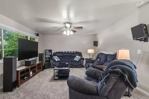 Living - 378 Newport Dr, Redding, CA 96001 photo 2 of 3