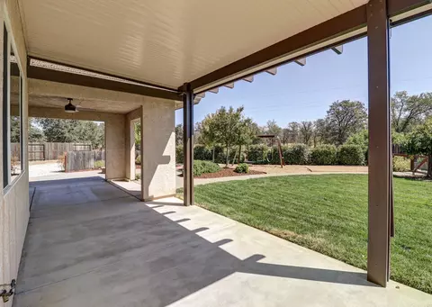 Exterior - 3863 Indian Wells Ln, Redding, CA 96002 photo 14 of 23