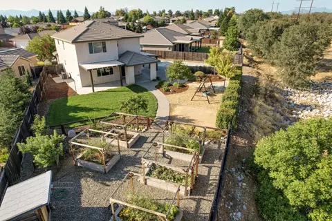 View/Area - 3863 Indian Wells Ln, Redding, CA 96002 photo 4 of 5