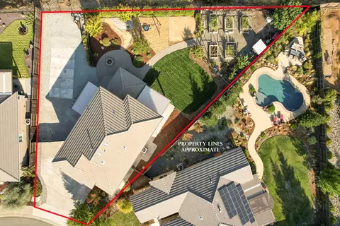 View/Area - 3863 Indian Wells Ln, Redding, CA 96002 photo 1 of 5