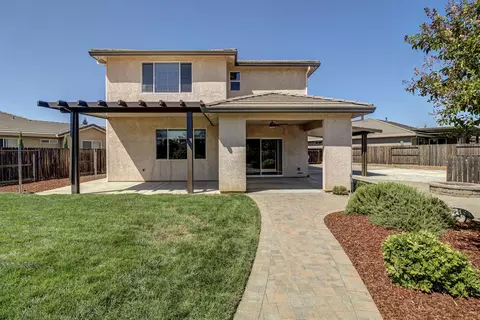 Exterior - 3863 Indian Wells Ln, Redding, CA 96002 photo 2 of 23