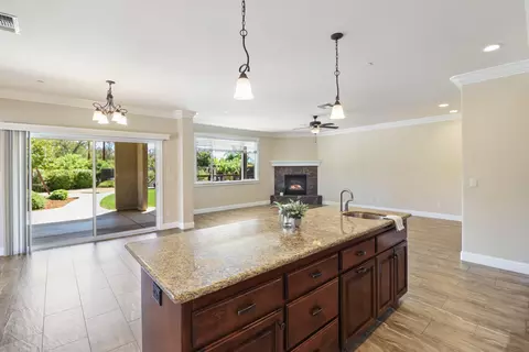 Living - 3863 Indian Wells Ln, Redding, CA 96002 photo 5 of 5