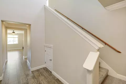 Entry Way - 3863 Indian Wells Ln, Redding, CA 96002 photo 2 of 3