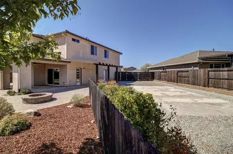 Exterior - 3863 Indian Wells Ln, Redding, CA 96002 photo 16 of 23