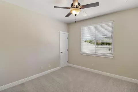 Bedroom - 3863 Indian Wells Ln, Redding, CA 96002 photo 3 of 9